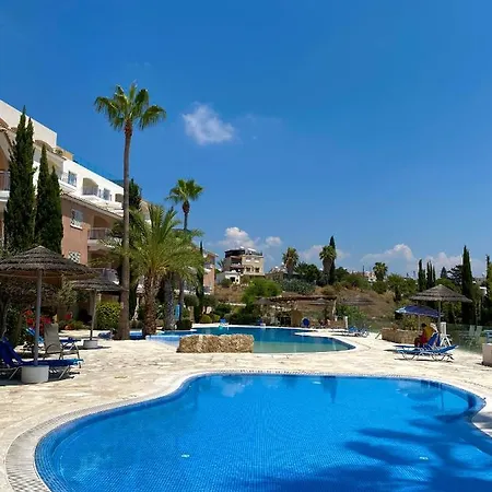 Retro N' Boujee 1br Apt With Pool And Balcony Lejlighed