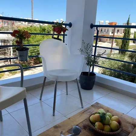 Retro N' Boujee 1br Apt With Pool And Balcony